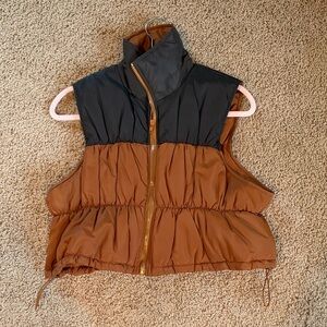 Cropped color block puffer vest
